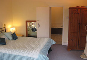 Newhall Flat 5: Self-catering West End of Glasgow