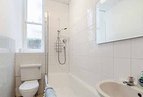 Laurel Street 2 Bedroom Flat: Self-catering Accommodation West End of 